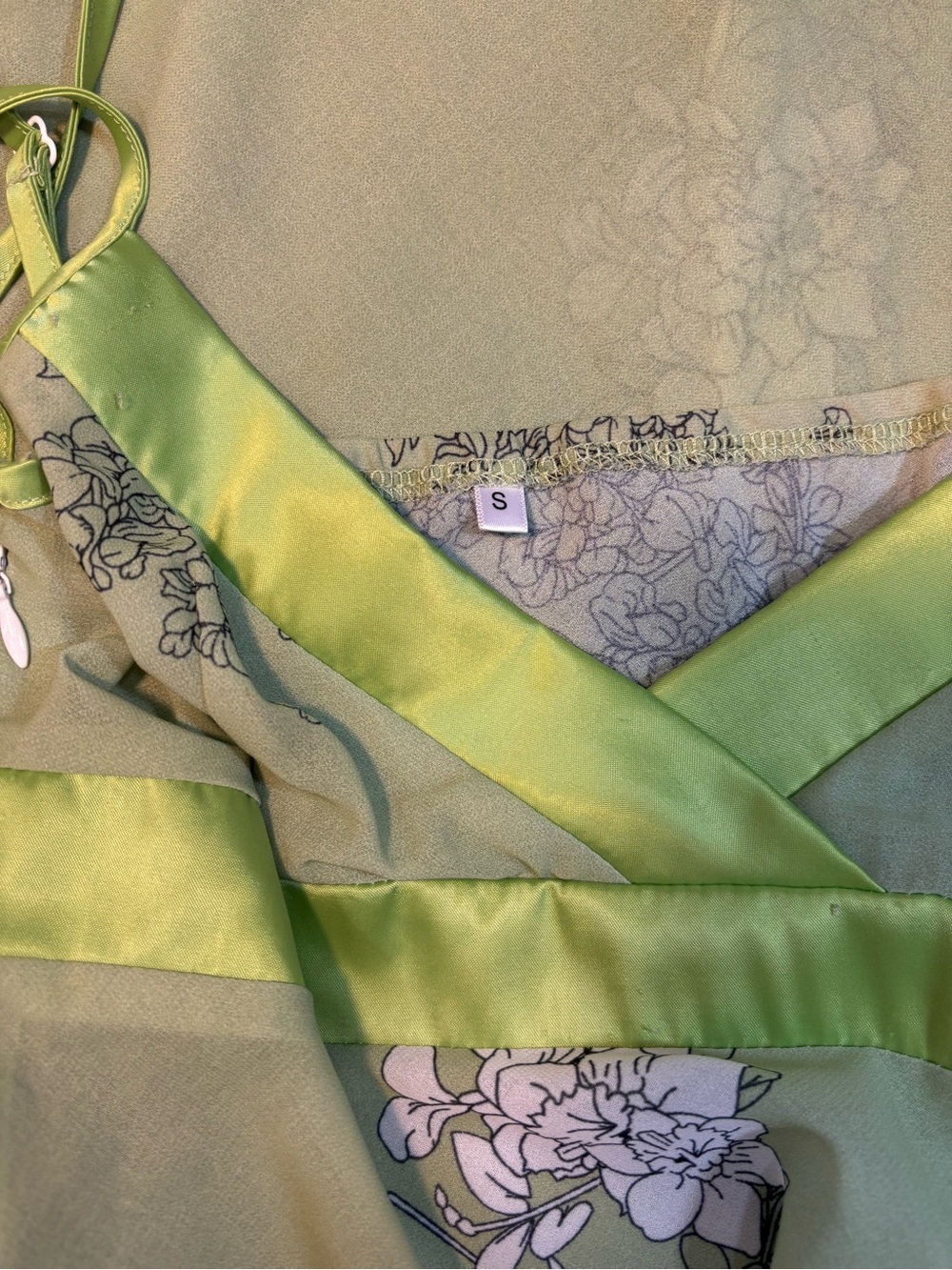 ✨Vintage Y2K Lime Floral Tie Back Satin Trim Babydoll Tank Top✨ - Picture 8 of 9
